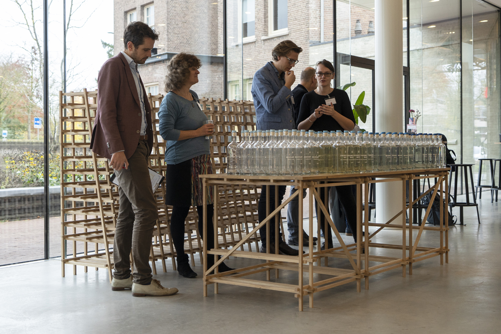 In samenwerking met de provincie Noord-Brabant, ontwikkelde Studio Corvers een interactieve installatie om te ontdekken of de Nederlander open staat voor alternatieve waterbronnen in het dagelijks gebruik zoals regenwater of tweedehands water.