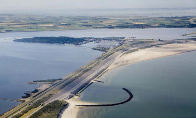 Luchtfoto Brouwersdam