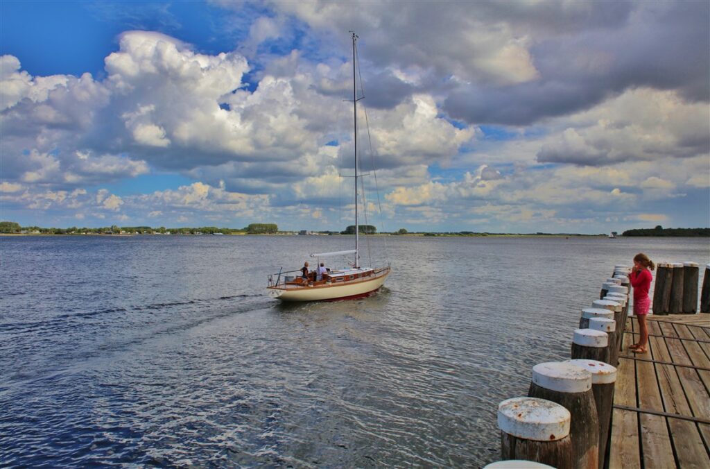 Veerse Meer Bron: www.beeldbank.zeeland.nl