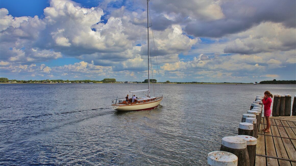 Veerse Meer Bron: www.beeldbank.zeeland.nl