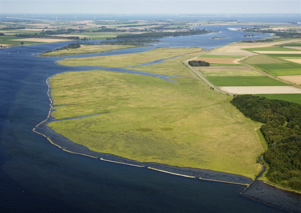 Veerse Meer Bron: www.beeldbank.zeeland.nl